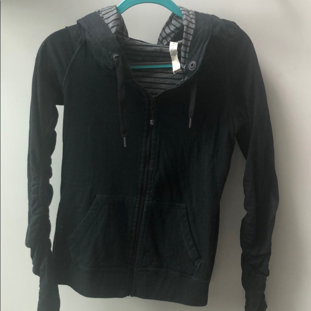 Lululemon sweatshirt